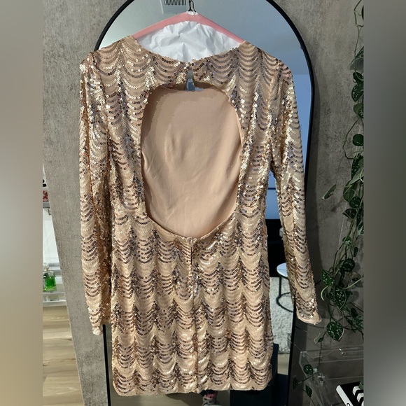 Mini dress with Sequins - Picture 2 of 3